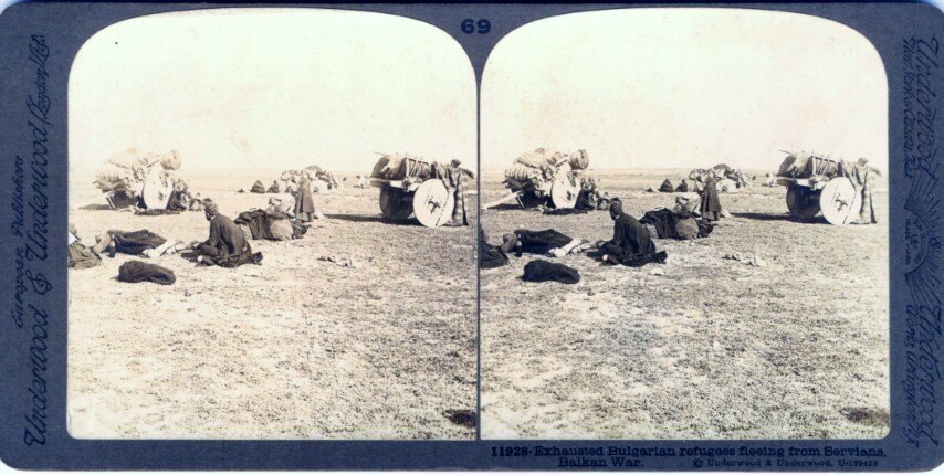 False Caption - Exhausted Bulgarian refugees fleeing from Servians, Balkan War. Original is Greek refuges from 1897