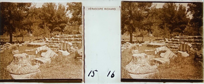 Monument 13 - Glass, Greece.jpg