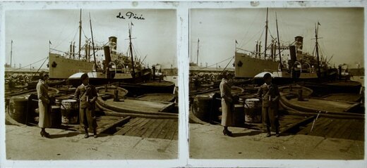 Waiting for the ship at Piraeus port, 1930, Greece Greece 1930